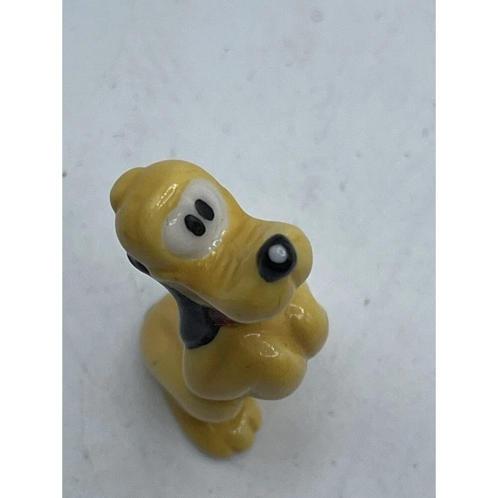 4 Porcelain Walt Disney Taiwan Miniature Figures Minnie Daisy Donald Pluto